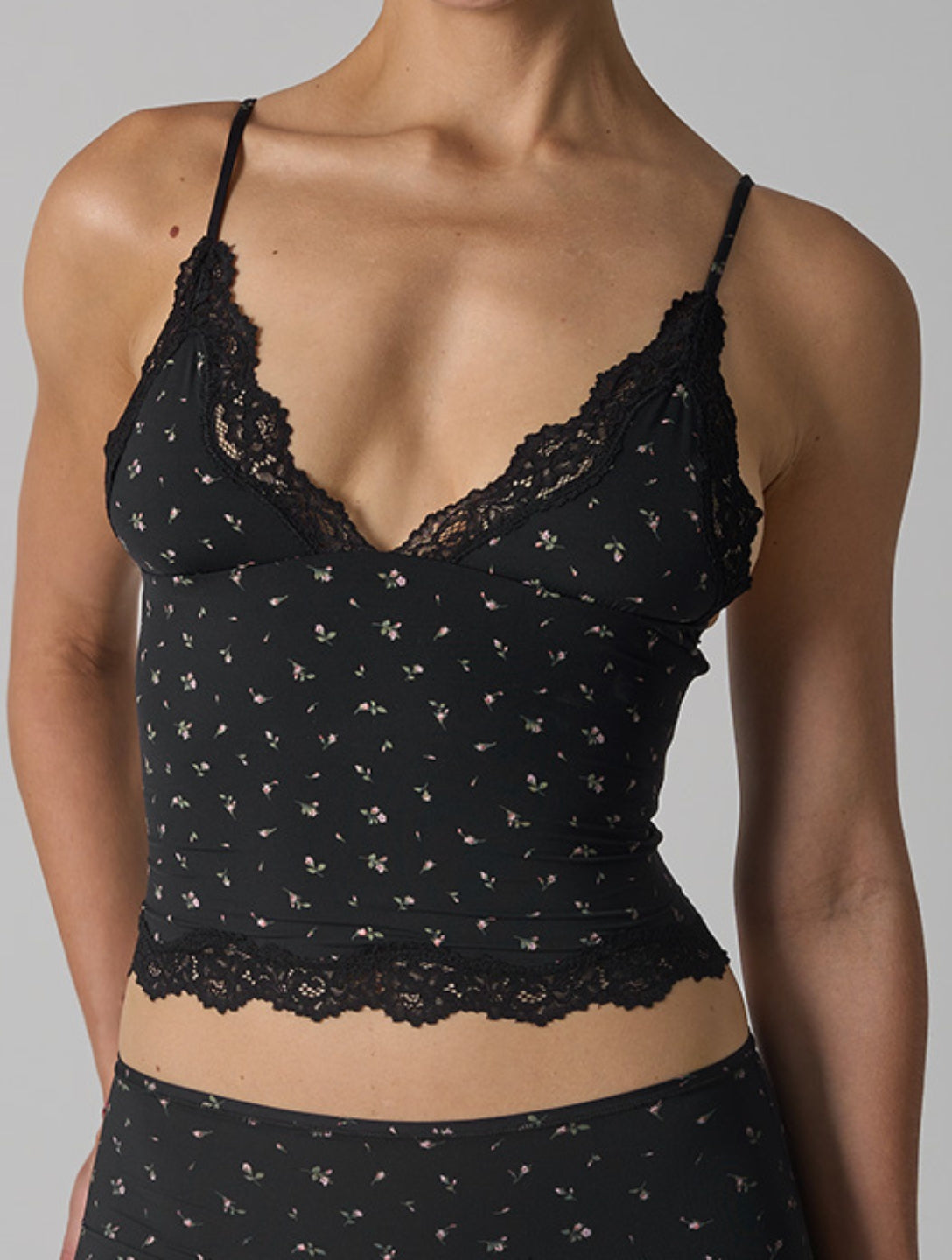 The Smooth Lace V-Neck Singlet