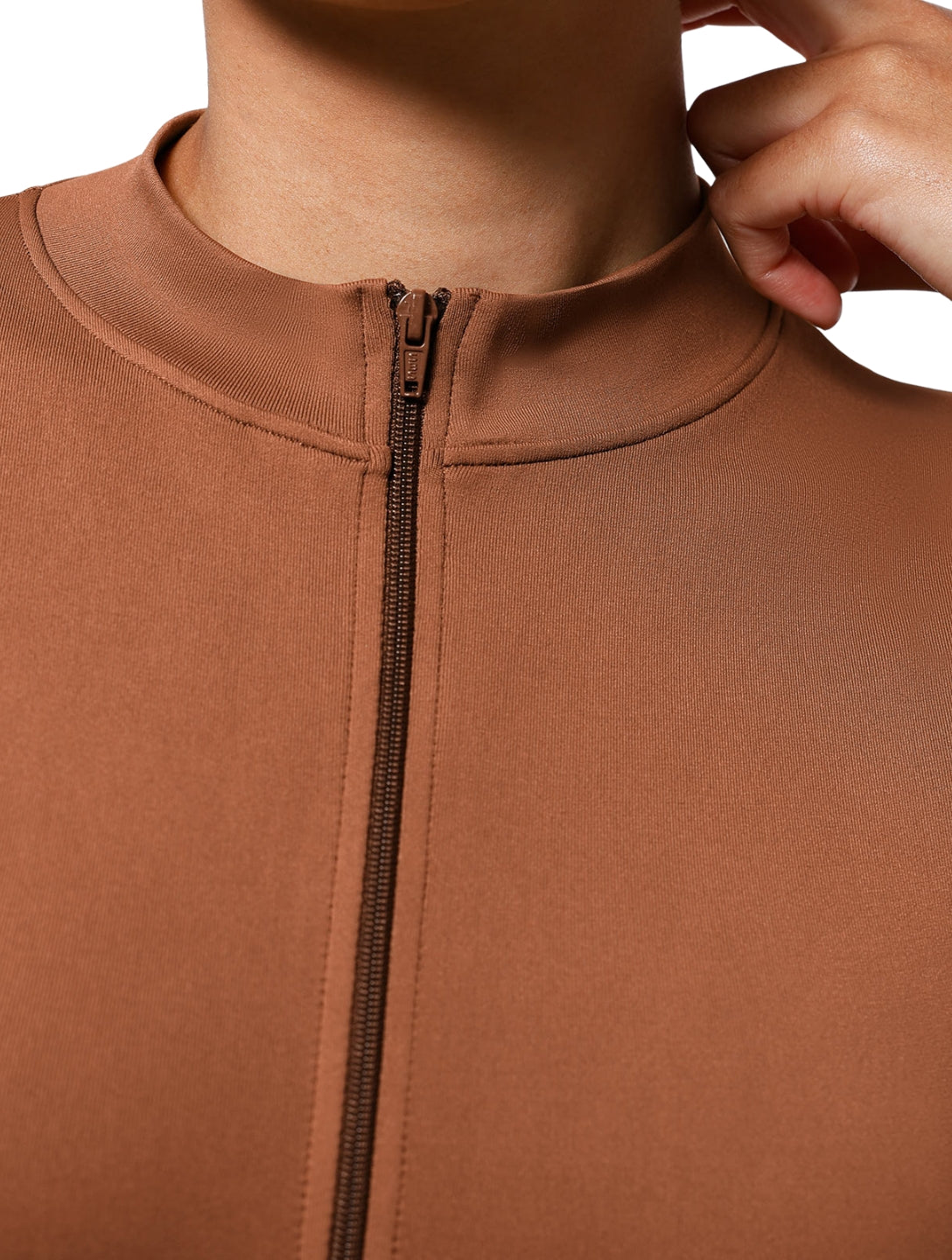 Den djupa V-zip bodysuiten